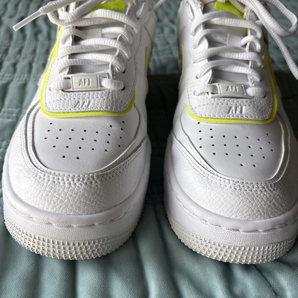 Nike Air Force 1 Neon Green White Sneakers Tennis Shoes Size 7.5 Worn Once - Picture 2 of 9
